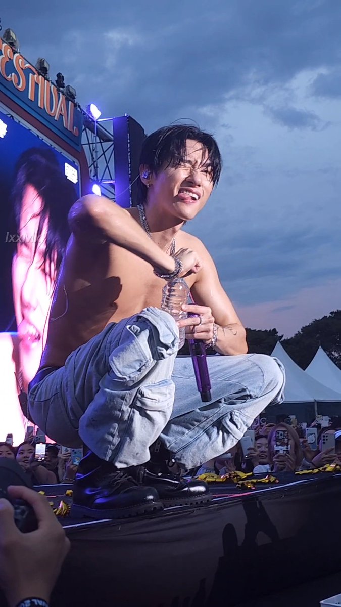 changkyunchive's tweet photo. i can't 
#아이엠 ♡ #IM https://t.co/HkQLyF7T0J