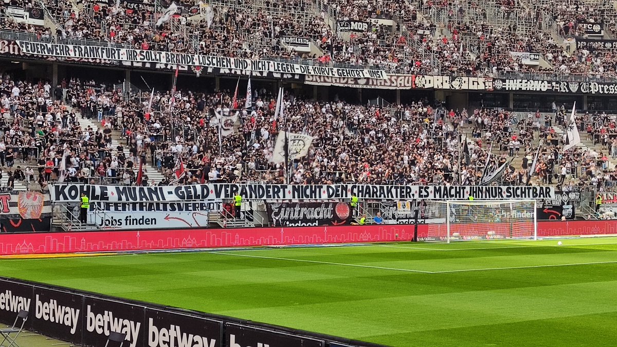 KOHLE-MUANI • GELD VERÄNDERT NICHT DEN CHARAKTER, ES MACHT IHN NUR SICHTBAR!

#SGE #RKM #KoloMuani #SGEKOE