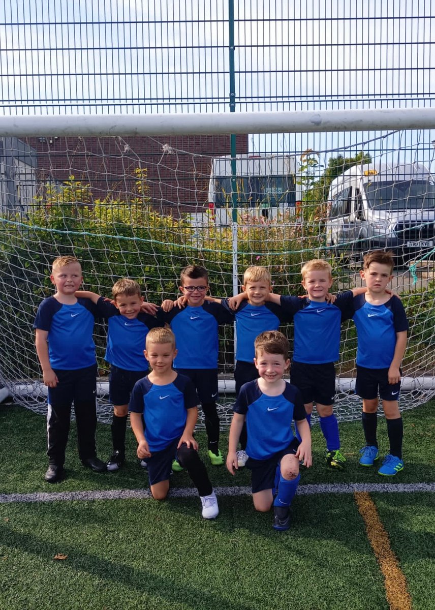 LeeWherts's tweet photo. Proud of this group. Started 12 months ago and come so far. School mates making memories already 👍🏻⚽️ https://t.co/J37NqIkHfL