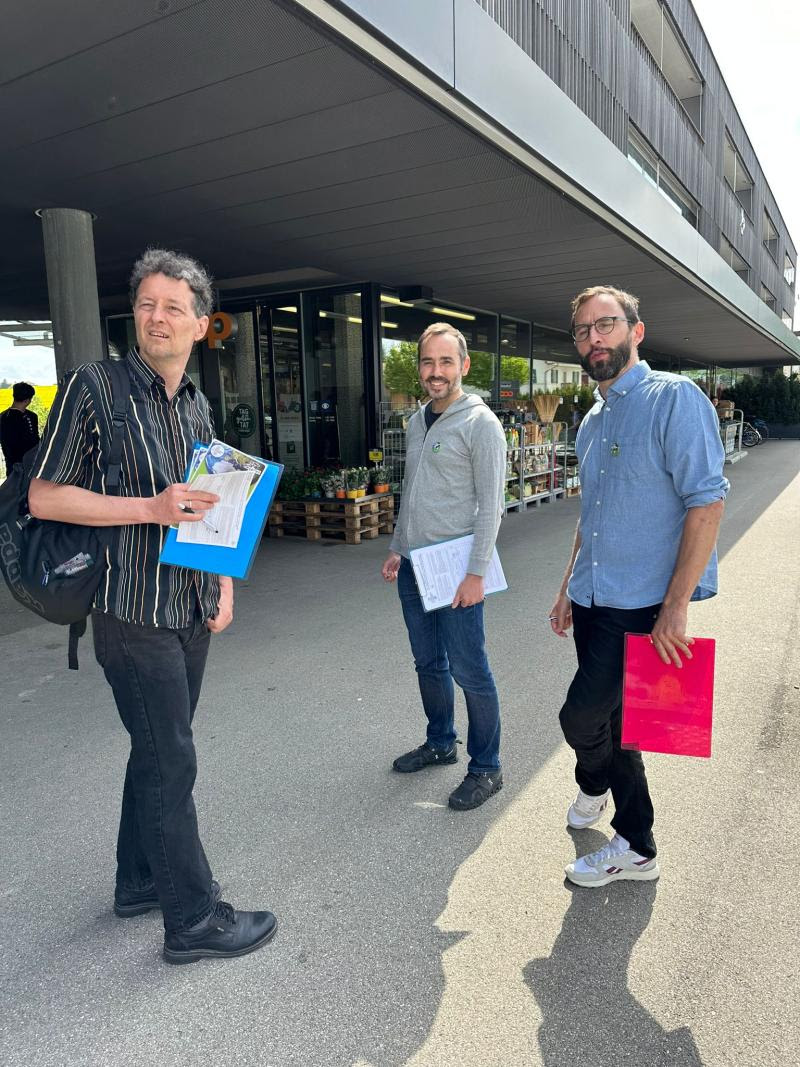 Unterschriftenaktion (Klimafonds-Initiative) der GRÜNEN Sense in Schmitten :-).