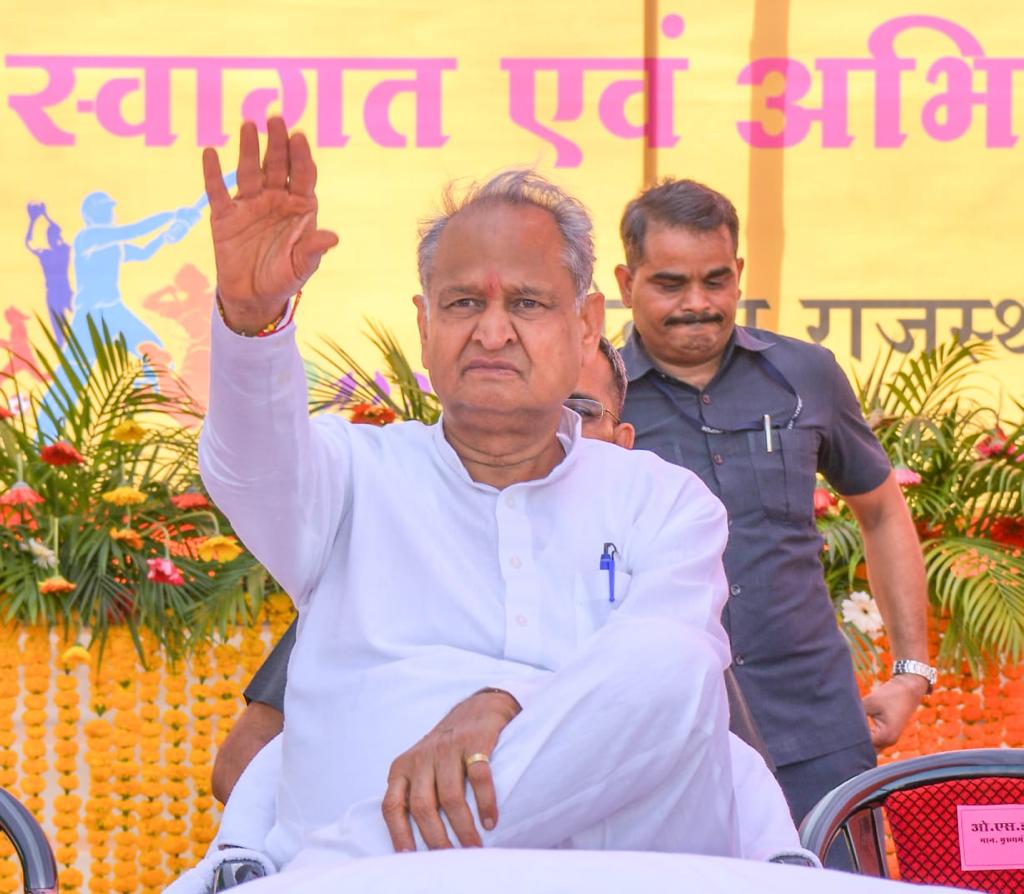 अशोक जी बोल रहे है मेरा आशीर्वाद आपके ऊपर है लेकिन आप माहौल तो बनाओ जरूर जल्द से जल्द आपको नियुक्ति दूंगा 
#L2_5_सितंबर_RSMSSB_चलो
#L2_फाइनल_परिणाम_जारी_करो 
#L2_5_सितंबर_RSMSSB_चलो
#L2_फाइनल_परिणाम_जारी_करो 
<a href="/ashokgehlot51/">Ashok Gehlot</a> 
<a href="/GovindDotasra/">Govind Singh Dotasra</a> 
<a href="/DrBDKallaINC/">Dr. Bulaki Das Kalla</a>