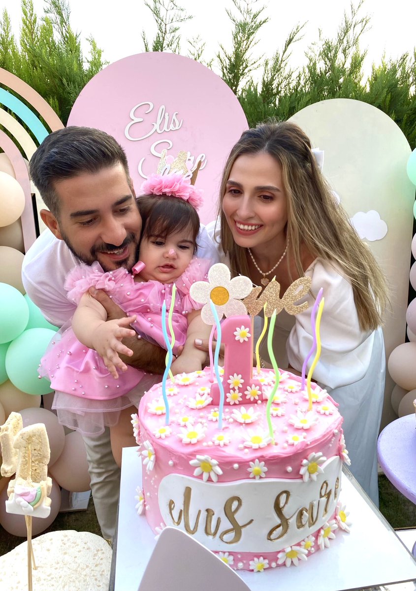 akarmervee's tweet photo. Ömrümün en güzel rızkı🕊️ iyi ki doğdun iyi ki geldin bebeğim 🌸❤️ 03.09.2022 🕊️ https://t.co/4EvDG5Hscc