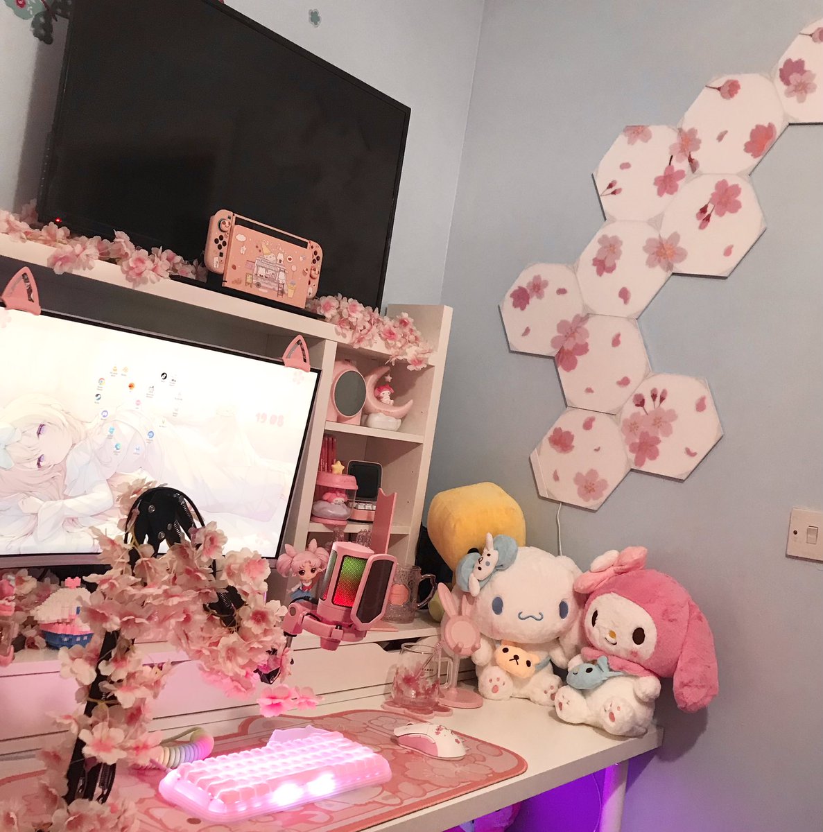 Miyuuily tweet media