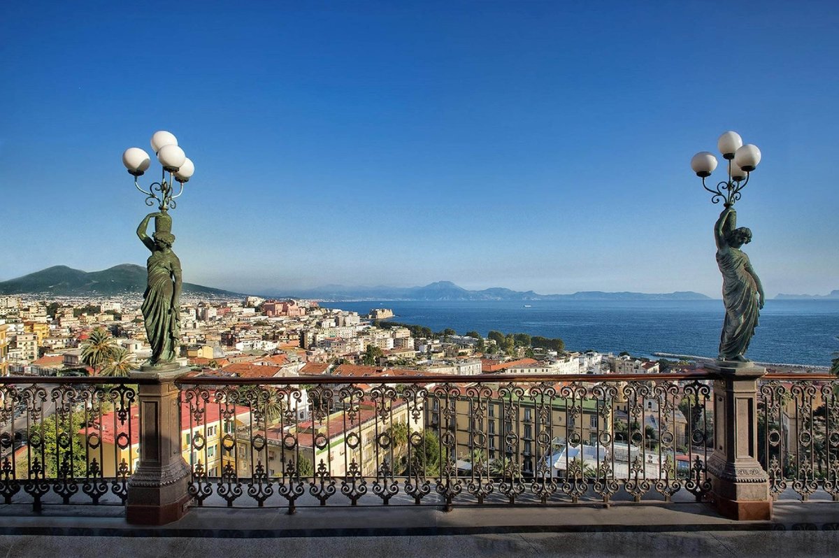 In the latest of our Independent Minds series, we spoke with Giovanni Torre Avallone, the fourth generation hotelier behind beloved Naples' beloved Grand Hotel Parker's. 
journal.slh.com/journal/indepe…