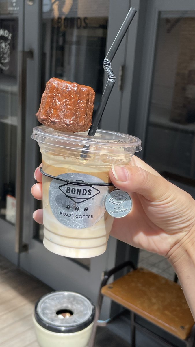 yourcafess's tweet photo. BONDS MEGURO
ドリンク��はBONDSコインがついていて
たくさん集めるとBONDSグッズと交換できるみたいです！めちゃ可愛い。 https://t.co/DZVJgLFLuH