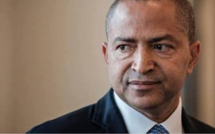 C'est avec tristesse que j'apprends la disparition de mon grand frère, l'honorable Pierre Pay Pay wa Syakasighe. Une des grandes figures de la scène politique congolaise vient de nous quitter.
Reconnu pour sa liberté de pensée et son indépendance d'esprit, l'ancien Gouverneur de
