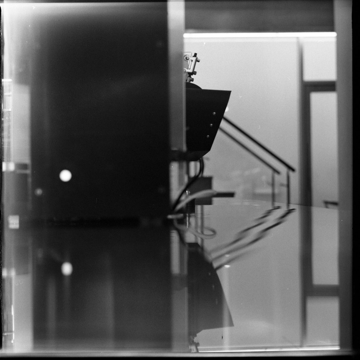 Happy_voicer's tweet photo. 도달할 수 없는 계단

#400trix  #film #mono #bnw #blackandwhite https://t.co/gRdBOdissd