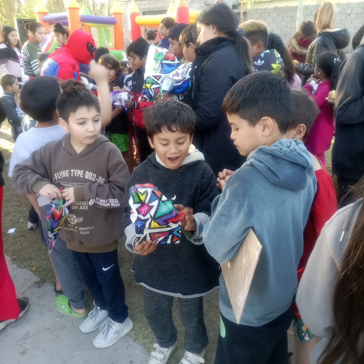 MPAPRENSA's tweet photo. MPA CATAMARCA
Barrio Montecristo. Esta vez, con los "únicos privilegiados". Agradeciendo a todos los q nos dan una mano para lograr q esto se haga posible ya q nuestra militancia es a puro pulmón.
La felicidad de los pibes también es luchar por la Justicia Social https://t.co/x16mDaGXIQ