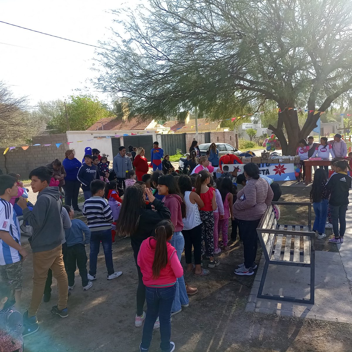 MPAPRENSA's tweet photo. MPA CATAMARCA
Barrio Montecristo. Esta vez, con los "únicos privilegiados". Agradeciendo a todos los q nos dan una mano para lograr q esto se haga posible ya q nuestra militancia es a puro pulmón.
La felicidad de los pibes también es luchar por la Justicia Social https://t.co/x16mDaGXIQ