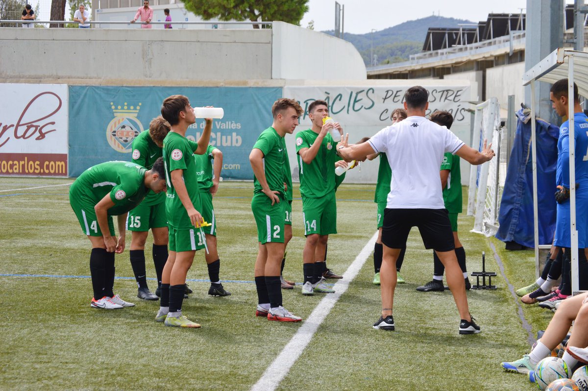 CERDANYOLAFC's tweet photo. 👏🏻👏🏻👏🏻 Han guanyat!! #JuvenilA

💥 El Cerdanyola s’ha imposat aquest migdia en l’amistós vs @cfmartorell per ni més no menys que 3️⃣-0️⃣ 

🤩 Bones sensacions les d’aquest equip renovat!!!

⚽Pol Mostajo
⚽Rafa Edo
⚽Guillem Sans

💚 SOM-HI VERDS!! Seguiim ✊🏻 https://t.co/60wh8cqcXZ