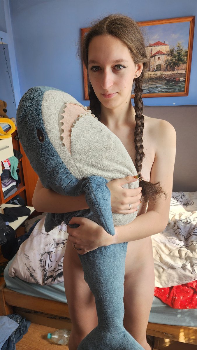Eveti_nya's tweet photo. Anon!? What are you doing in my bedroom~? >///< https://t.co/ruxjcLXW4D