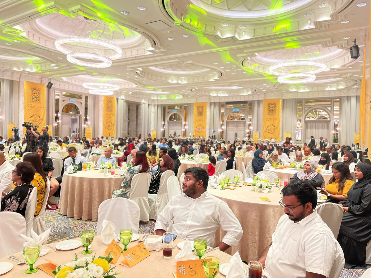 ރައީސް އިބޫގެ ރަނިންމޭޓް <a href="/aslamdp/">Mohamed Aslam</a> ބައިވެރިވެވަޑައިގަންނަވާ ~އުފާވެރި އަމާން ރާއްޖެ~ ކެމްޕެއިން ޖަލްސާ މެލޭޝިއާގެ އުފާވެރި މާހައުލުން ފެށިގެން ކުރިއަށްދަނީ

ޖަލްސާ ހުށަހަޅުއްވައިދެއްވަނީ <a href="/MDPYouth/">MDP Youth Wing</a> ފަރާތުން <a href="/nashhwahyd/">Nashath Waheed</a> 

Kuala Lumpur 📍
#IbuAslam2023  #UfaaveriAmaanRaajje