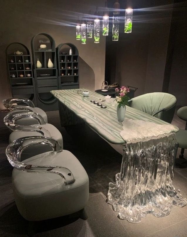 Waterfall Dinner Table 🍈🌊