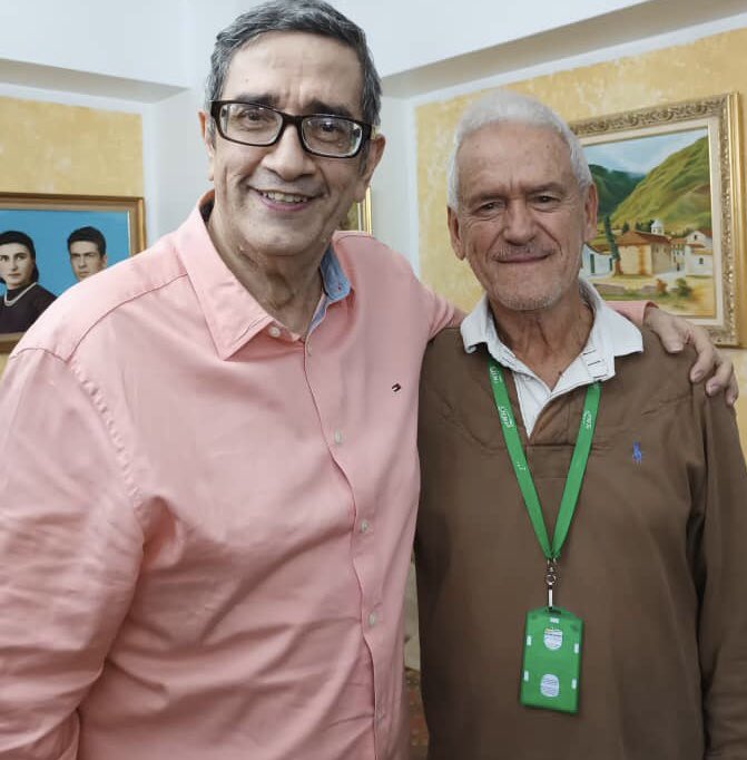 Hoy de cumpleaños el Campeón ANTONIO BELLARDI 

Uno de los mejores entrenadores 
de todos los tiempos del hipismo venezolano

Felicitaciones !!!