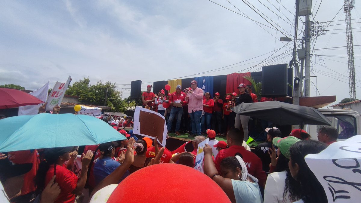 ¡Pueblo organizado, pueblo consciente! Marcha parroquial en Santa Isabel, municipio Andrés Bello, estado Trujillo. @PsuvTrujillo20 #ConMaduroMásPueblo