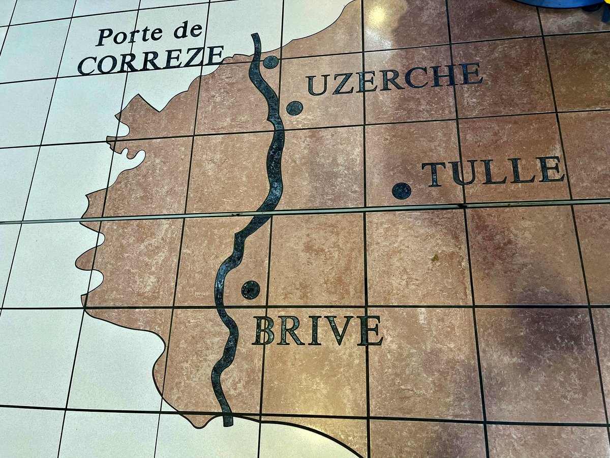 joukesp's tweet photo. #OffToFrance #RefreshmentTime #ThreeQuarterPoint
Itโs 33ยฐC here! Not a cloud in the sky!
Three quarters done! Everything going smoothly.
Just left the Limousin and entering Corrรจze.
Iโll be in time to watch my soccer game! ๐ https://t.co/53Px940pOe