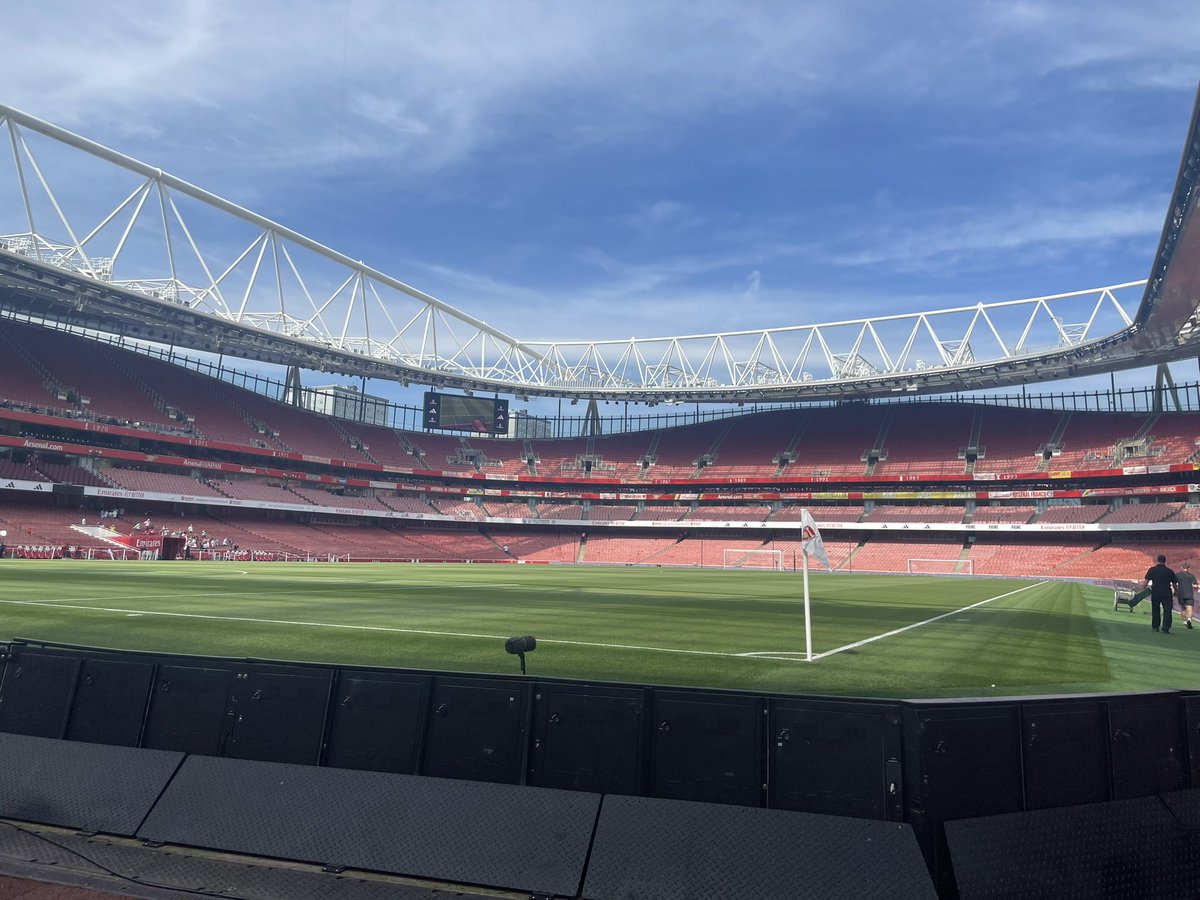 ActDouble's tweet photo. @SJALondonBridge at arsenal #sjaday https://t.co/f6KMXBwhbZ