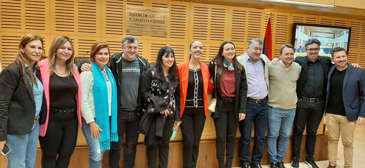 FChlypanka's tweet photo. Se construye siempre
Esta semana acompañamos actividades en diversos ámbitos, pensando juntos la escuela misionera. 40 años de democracia y conquistas
@udpm_misiones
@ADOMIS_Misiones 
@grillo141 
@cjdechat 
@Fany_M_Ruloff @Marcos42866602 https://t.co/8q64i3HGCJ