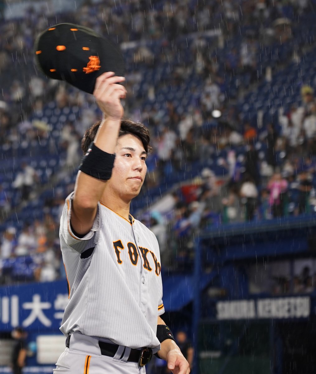 sanspo_giants's tweet photo. 【#本日のベストショット📸】　
決勝打を含む猛打賞の活躍でチームを救った #門脇誠 選手。頼もしいルーキーです(撮影・斎藤浩一、荒木孝雄)　

#巨人 #giants #ジャイアンツ #サンスポ https://t.co/n71tFCIY8J