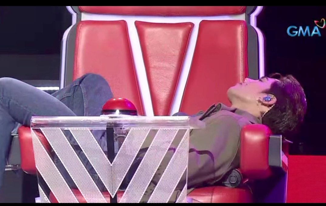 chitomirandajr's tweet photo. Tingnan mo talaga 'tong bata na 'to...napaka-walang respeto.

Tinulugan ako habang nage-explain ako.🙄

#TheVoiceGenerations
#TheVoiceGenerationsPH
#TVGIReallyWantYou https://t.co/80OsHIvAcY