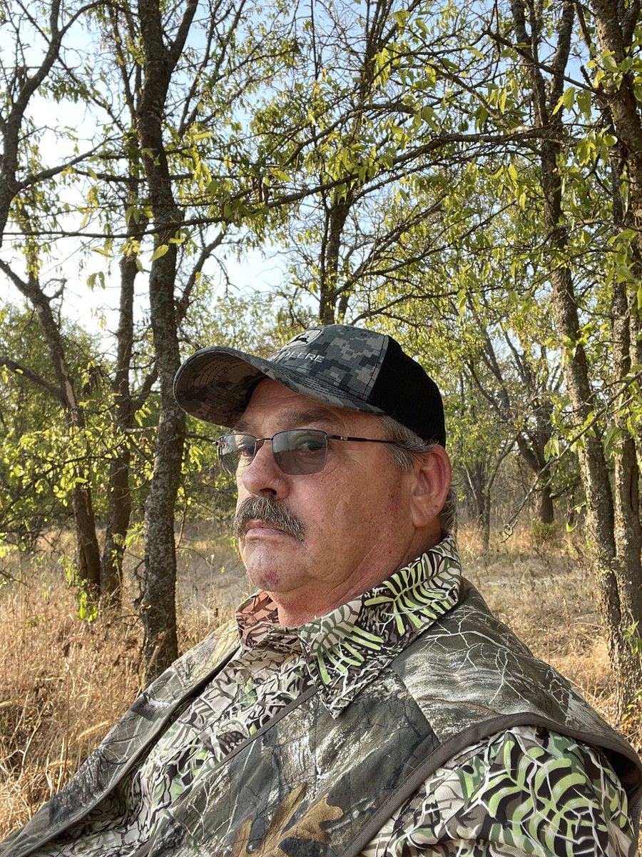 txssdad's tweet image. How I spent my Sunday morning. Watching and waiting. Watching and waiting. Still enjoying nature.