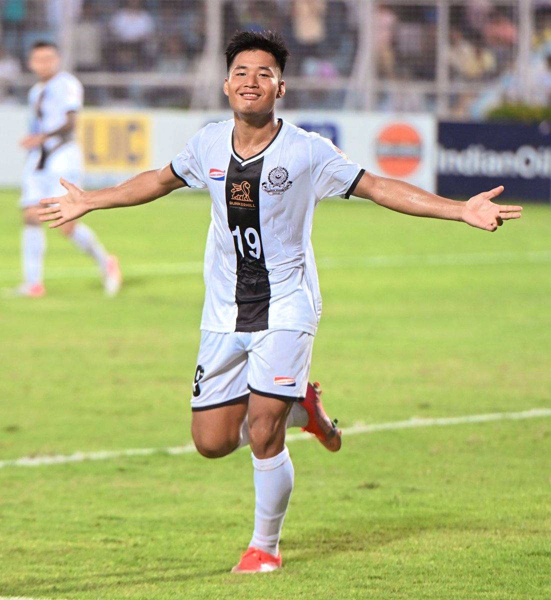 Ashraf_FCG's tweet photo. There was many top class strikers like Jason Cummings, Armando Sadiku, Pereyra Diaz, Siverio and Noah Sadoui in the competition

But 21 years old Indian striker David Lalhlansanga won Golden Boot of Durand Cup 2023 💙👏

#DurandCup #KolkataDerby #IndianFootball https://t.co/yc5mzRXCuH