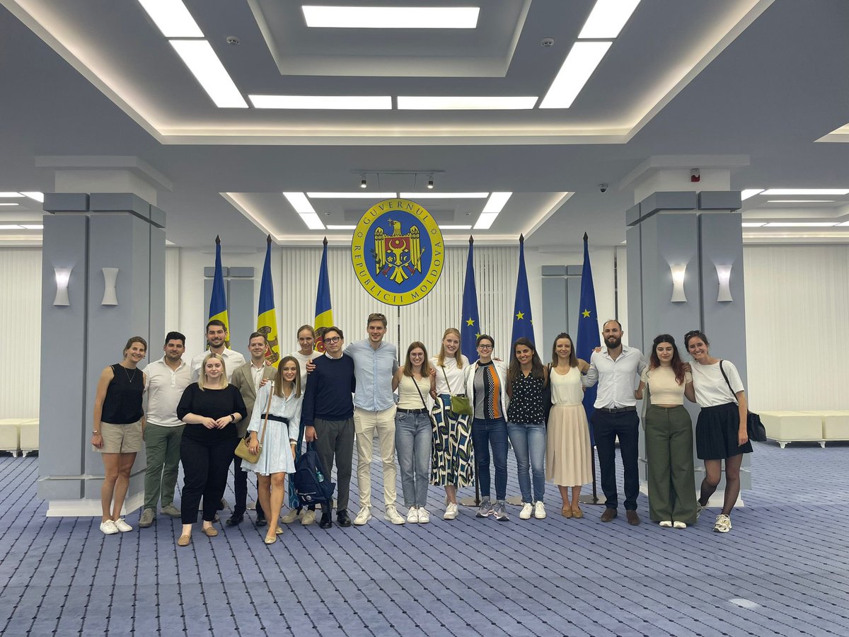 KimKlebolte's tweet photo. From fascinating Moldova with @GlobalBridgesEV now off to the @ACG_USA Study Trip on Social Cohesion in Cologne &amp; Stuttgart 
#cohesioncrew 

🇲🇩✈️🇩🇪/🇺🇸 https://t.co/1I4EpHpgkz