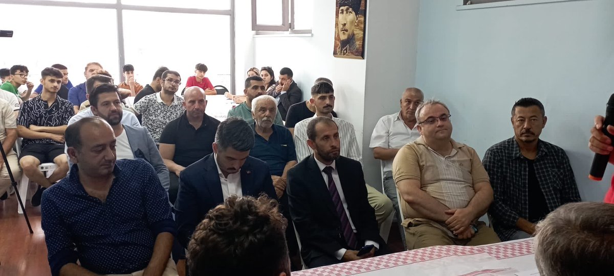 Yöneticisi olduğum Bağcılar Güneşli Spor’un kongresini gerçekleştirdik. 

önemli spor adamlarımızdan <a href="/mhmt_sirkeci/">Mehmet Sirkeci</a> ağabeyin divan başkanlığını yaptığı kongremizde mevcut başkan <a href="/MithatSayar/">Mithat Sayar</a> görevi genç hocamız Sefa İpek’e teslim etti. 

<a href="/bunyaminciftci_/">Bünyamin Çiftçi</a> <a href="/atesh_mustafa/">mustafa ateş</a>