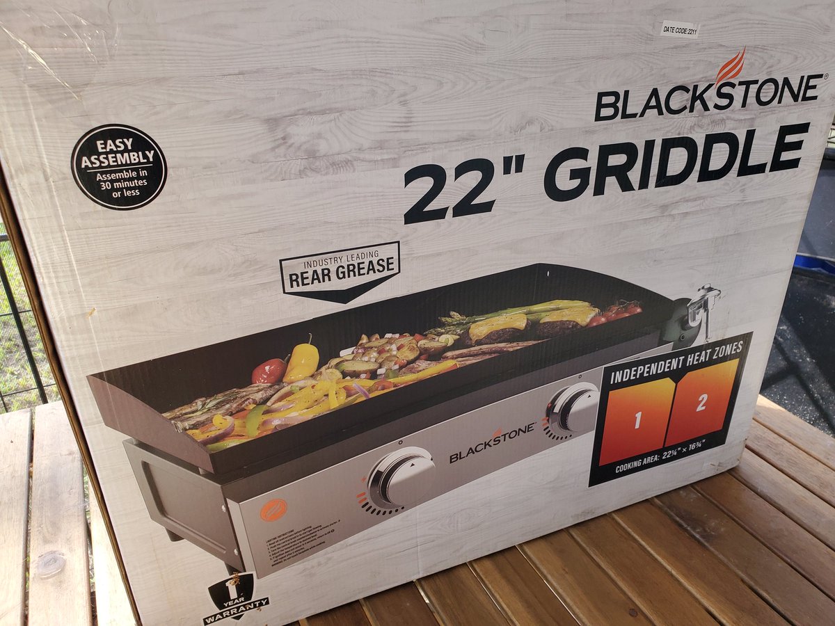 JayOfAllTrades's tweet photo. New #LaborDay2023 toy! Giving it a go today... what do you all #cook on your #griddles?
#GodBless 🙏🙏🙏 https://t.co/uVwG6PhN6f