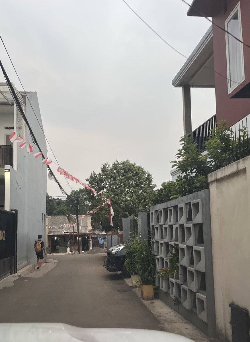 faktor yang suka lupa dipertimbangkan saat orang beli property : tetangga.