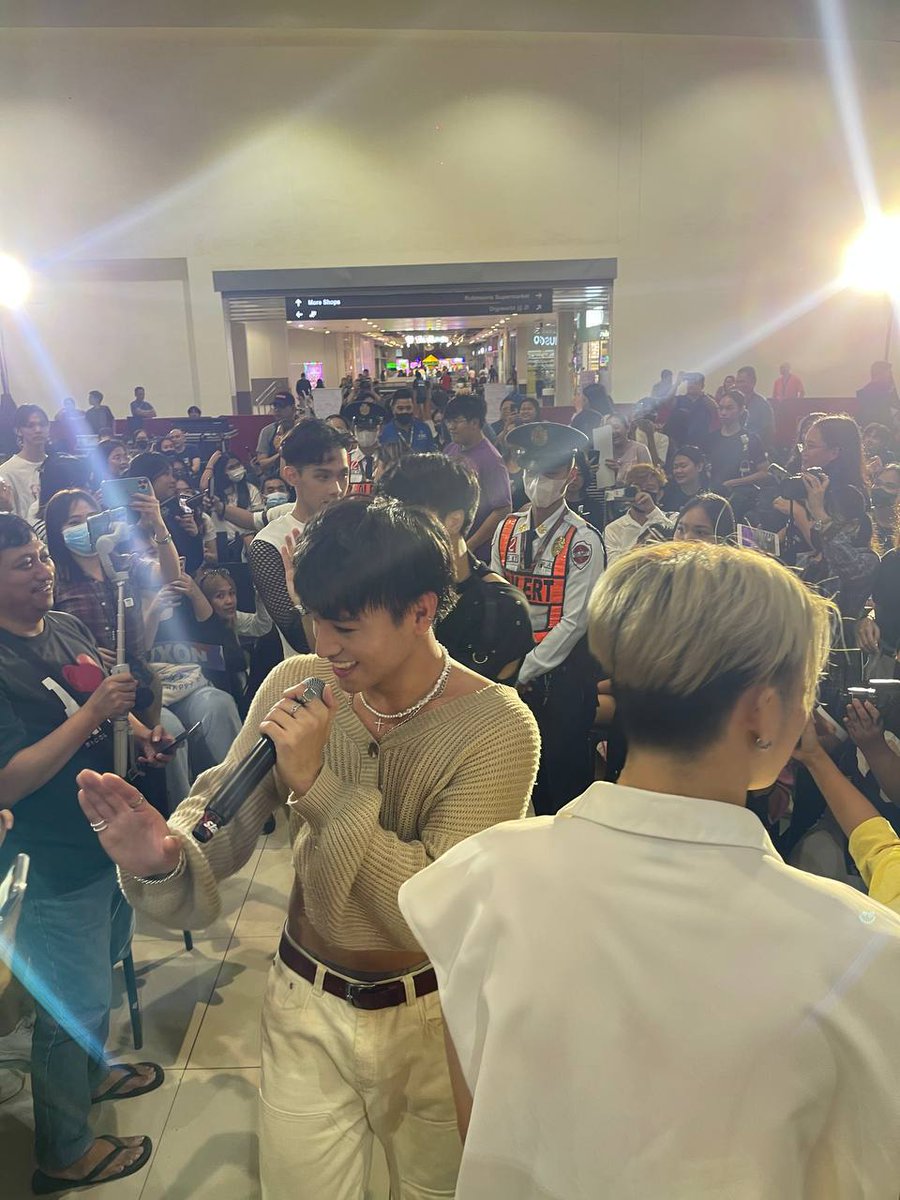 vxonofficial's tweet photo. #VXON #SeeTheVXON 🔥 https://t.co/l9ag2WW4yk