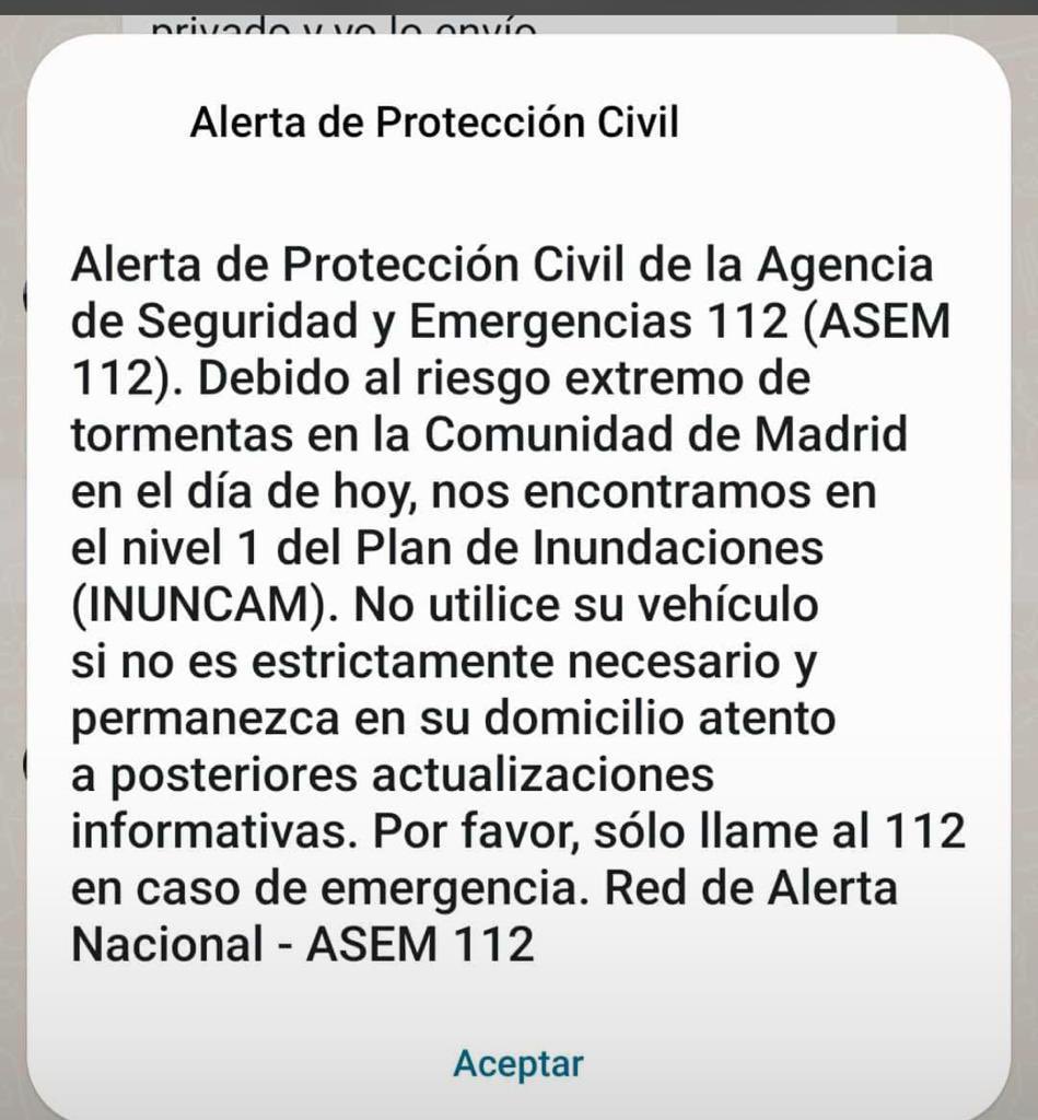 clara_garan's tweet photo. Pues si, después de muchos meses sin llover, por fin llueve y de qué manera!! Mucho cuidado a los que tengan que viajar 

#AlertaAEMET https://t.co/UTdUGBWCc9