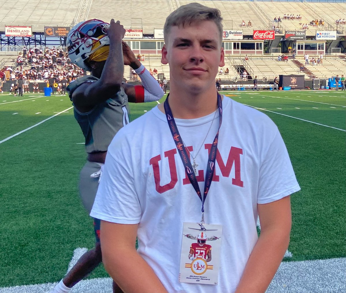 Henry12Michael's tweet photo. ULM game day visit! Thanks for having me. Great Win!
@CoachTBowden @MattKubik @SiegalAustin @lamargafford @b_hoss_mac @QBHitList @SonnyShipp247 @RecruitLouisian @ULMFB_Recruit @JeritRoser @dylanMD16 https://t.co/ZDJaFMdmG0
