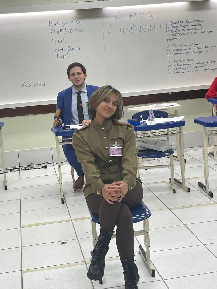 maximundi2023's tweet photo. Avel Enukidze vai para o “cantinho do castigo” após diversas interferências.
#MaxiMundi
#DuplaDeApoioMaduCoutinho
#CriseHistorica
#Simulacao https://t.co/srxKdQ52mH
