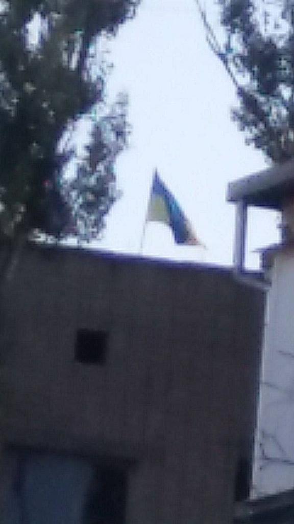 kardinal691's tweet photo. In the temporarily occupied #Novaya #Kakhovka, located on the left bank of the #Kherson region, the #Ukrainian flag was raised
The photo was published by the spokesman of the "#Southern" operational command, Colonel #Vladyslav_Nazarov
Who and when raised the 🇺🇦 flag is unknown https://t.co/8aJ3DABLaJ