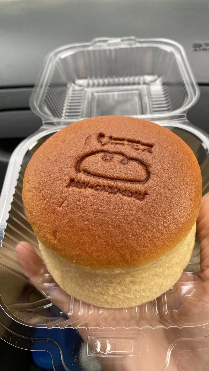 04_maui's tweet photo. Japanese Cheese Bread @Panonymous_ph 
#japanesecheesebread #japanesebread #yumikosjapanesebread https://t.co/GYLk51df5B