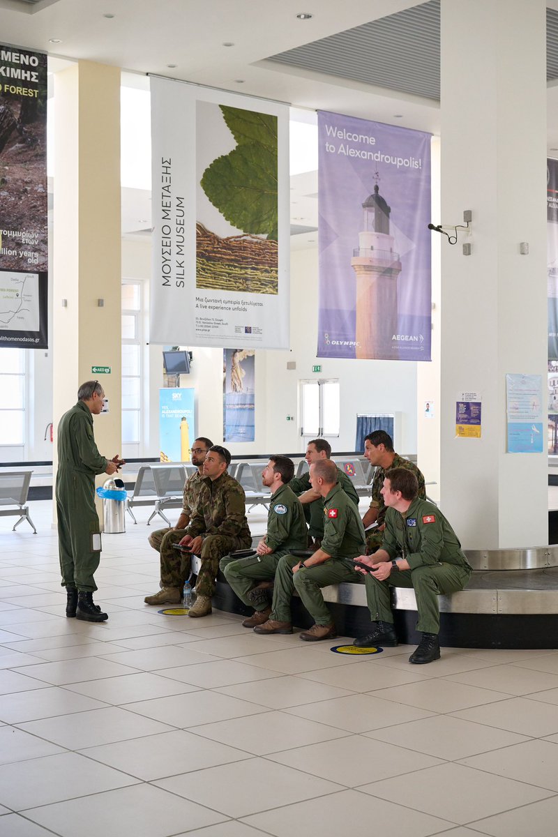 vbs_ddps's tweet photo. @EDA_DFAE @SwissHumAidUnit Der Einsatz erfolgt im Grenzgebiet von Griechenland zu Bulgarien und zur Türkei. Zum Team vor Ort gehören neben der Armee auch Angehörige des Schweizerischen Korps für humanitäre Hilfe. @SwissHumAidUnit https://t.co/u4dLYoQ5cn