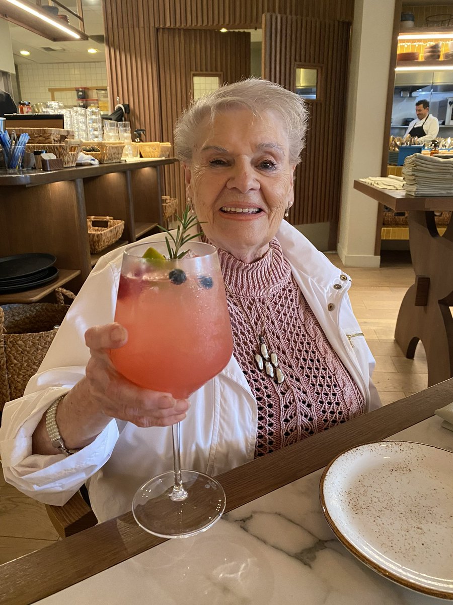 deljamesgang's tweet image. Happy 93rd birthday Mom!!