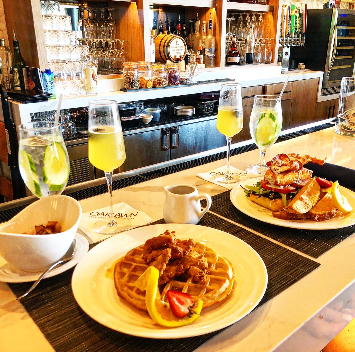 donaldwilborn's tweet photo. Sunday Brunch At Oak Lawnโฆ
#summer #brunch #foodie #sundayfunday #weekend #travelblogger #datenight #goodmorning #weekendvibes #thebugler #bar #oaklawncasino #hotsprings #arkansas https://t.co/K6l8wNwLcM