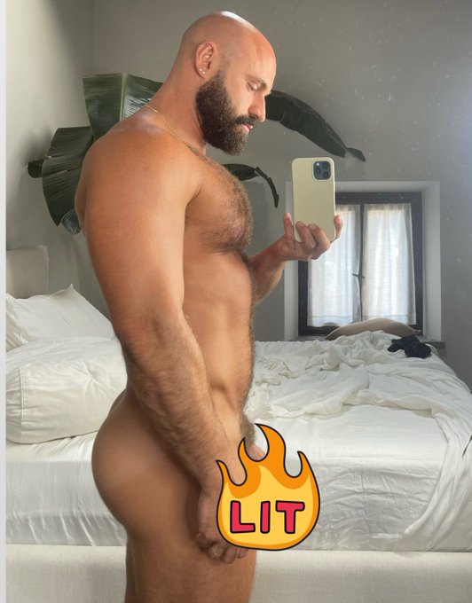 Who&rsquo;s on fire? ❤️&zwj;🔥 https://t.co/Oa16E1EeiU