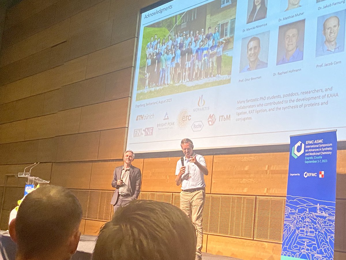GossGroup's tweet photo. A spectacular start to #EFMC-ASMC !! Meeting co-chairs ⁦@KarlGademann⁩ @HartungIngo⁩ and EFMC president ⁦@RuiMoreira_UL⁩ and Vesna Gabelica Markovic (Croatian Chem Soc) kicking off with an opening firework lecture by ⁦@bode_lab⁩ on protein synth/degradation!! https://t.co/FJohkNJqri