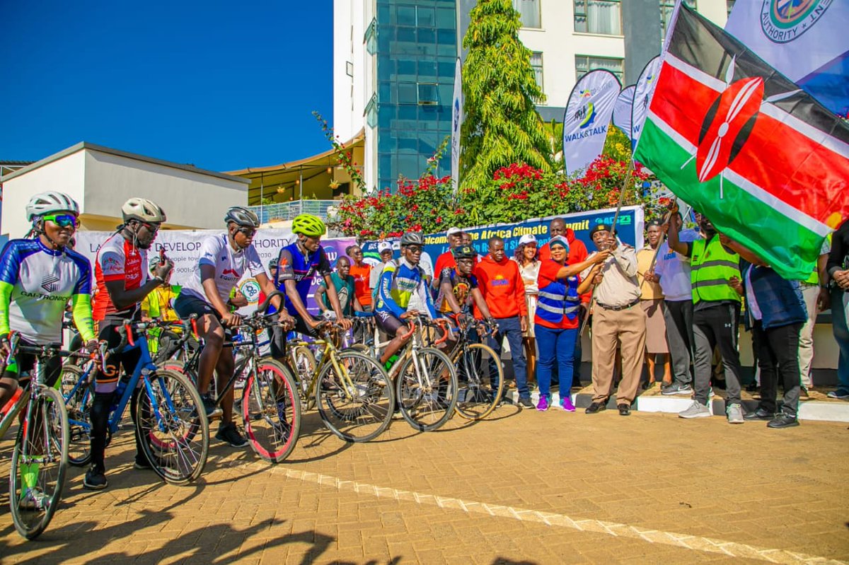 FoodatCOP and Kisumu Environmental Champions were  honored to join other enviromentalists and climate Champions in Kisumu for the flagging off of Cyclists from Kisumu to Nairobi ahead of the Africa Climate Summit   side event to be held at the Lake Basin Mall.