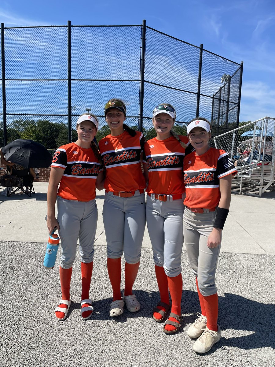 PGF_Showdown's tweet image. All smiles from these Bandits because bracket play starts at 4! 
Check Tourney Machine or the bracket at field 9 to know your game time.