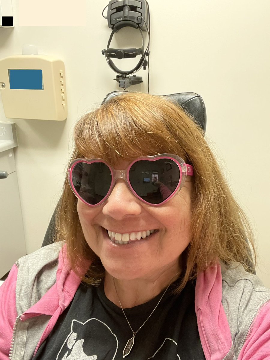 Love Glasses—The only way to make a trip to the Eye Doctor fun!                         @LoveGlassesRev 
#actor #actorslife #hollywood #vo #funnygirl #itsthebizbabe #workingactor #fun #showbiz #shades #loveglasses #sunglasses #sunglassesfashion #thefuturessobrightigottawearshades