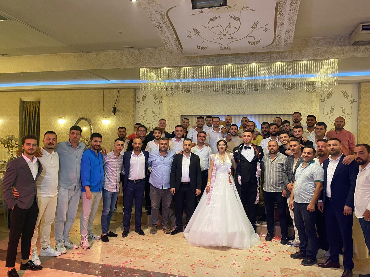 Grubumuzun üyelerinden Ender Kurtuluş'un düğün cemiyetine katılım gösterdik.
Şeyma &amp; Ender çiftine bir ömür mutluluklar dileriz.
Biz büyük bir aileyiz.