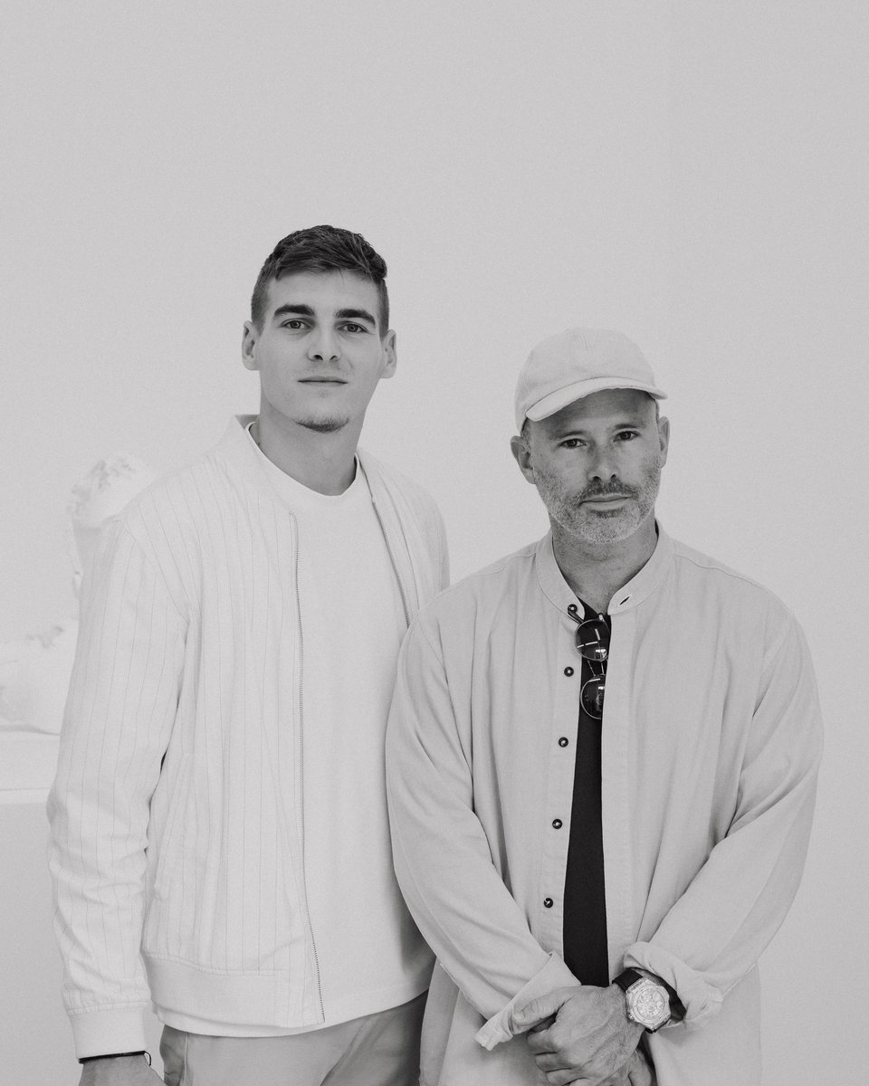 Très heureux d’avoir pu rencontrer et échanger avec <a href="/DanielArsham/">Daniel Arsham</a> 🙌🏼

Il fait partie des artistes dont la démarche m’inspire, et je suis très reconnaissant de pouvoir vivre ces moments, qui donnent du sens à ce que je peux créer. 

Merci @galerieperrotin pour cette opportunité.