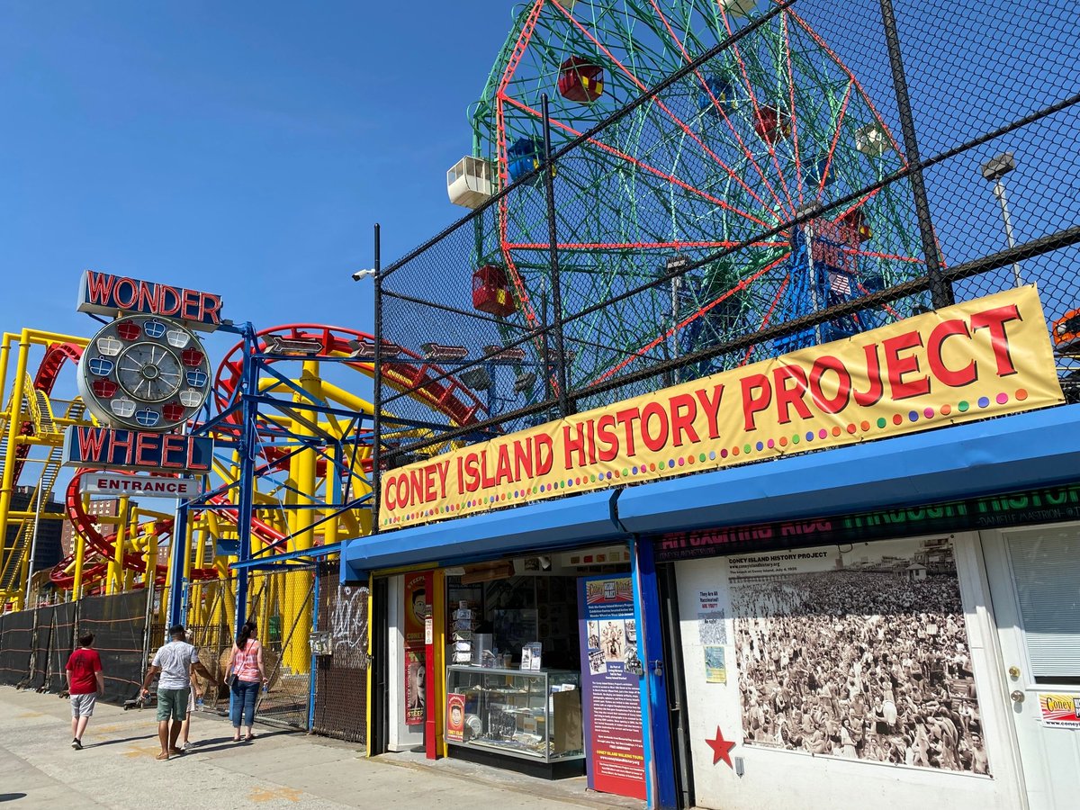 WonderWheelPark's tweet photo. Deno's Wonder Wheel Park is proud to host @ConeyHistory! Stop by and visit their free exhibits, including the Spook-A-Rama Cyclops. Today and Labor Day from 1-7 PM are the last two days of their exhibition center's summer season 🎡 https://t.co/z9hItXD4L3