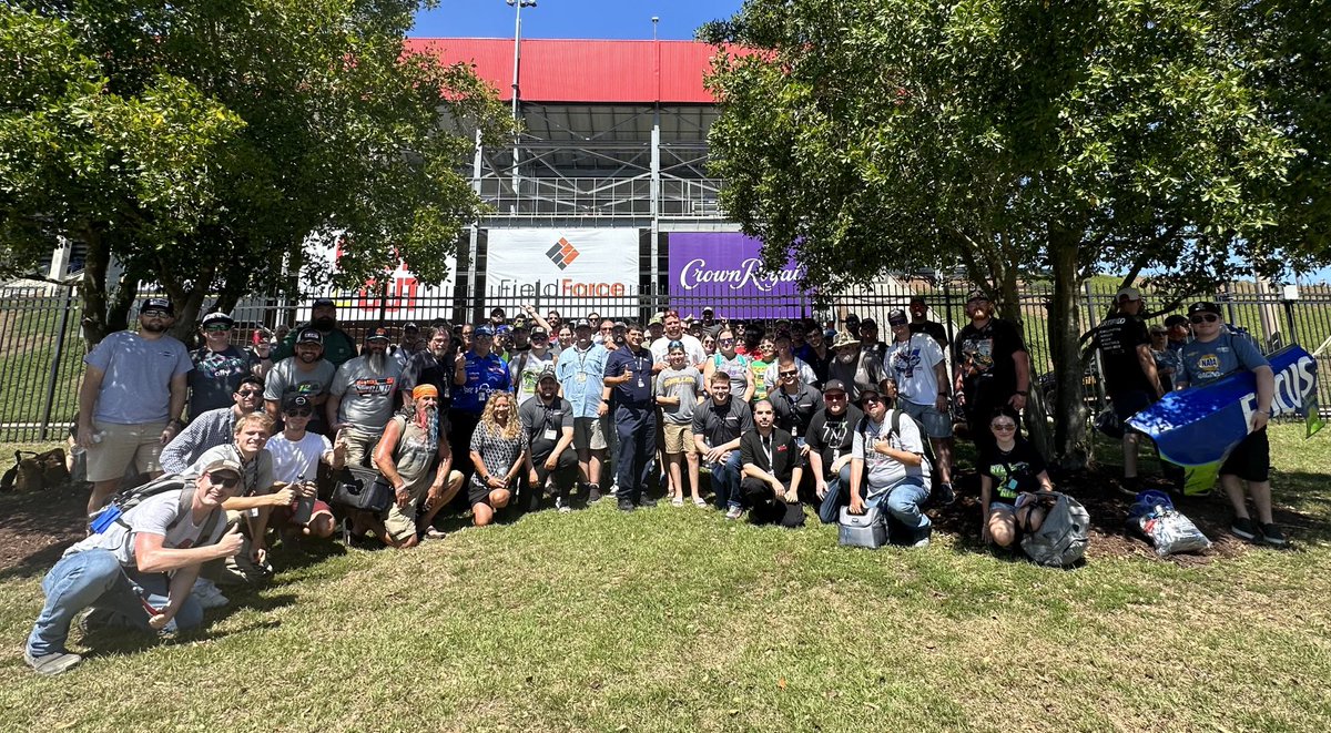 bobpockrass's tweet photo. Thanks to everyone who came to the tweetup: https://t.co/QVb0Lt7oON