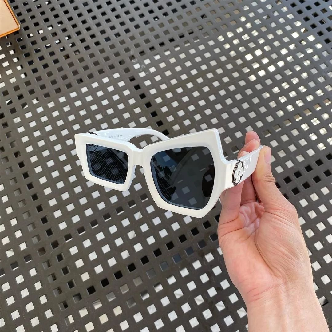 Louis Vuitton AW21 by Virgil Abloh distorted sunglasses. 🤨😎🖤