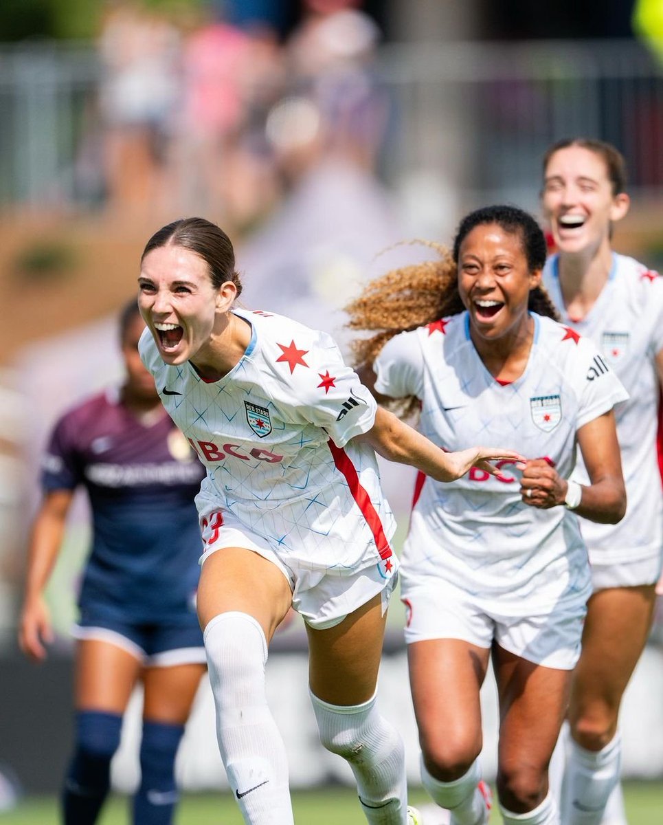 NWSLBR's tweet image. 𝐅𝐈𝐍𝐀𝐋 𝐃𝐄 𝐑𝐎𝐃𝐀𝐃𝐀🔥🔥

Finalizando a rodada 1️⃣8️⃣ com 3 jogaços de mexer na tabela.. segue o 🧶

🏠 Washington Spirit
🆚 Chicago Red Stars 
🏟️ Audi Field 
🕒 18:00
📺 DAZNWFootball YouTube/ Nwslsoccer 
🔗watch.nwslsoccer.com

#SpiritRules #ChiStars 
#NWSL #WASvCHI